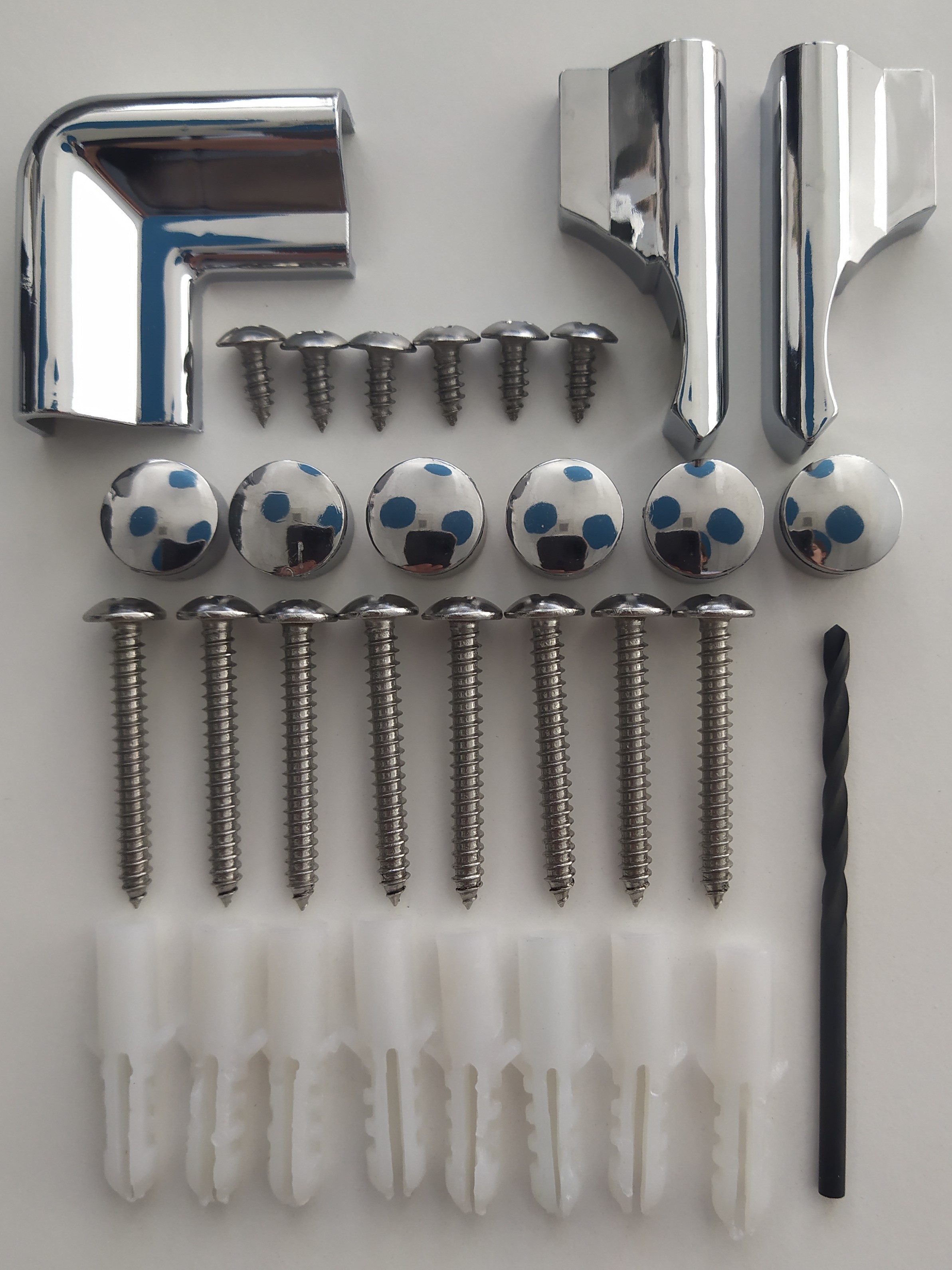 Mounting kit, for the cabin